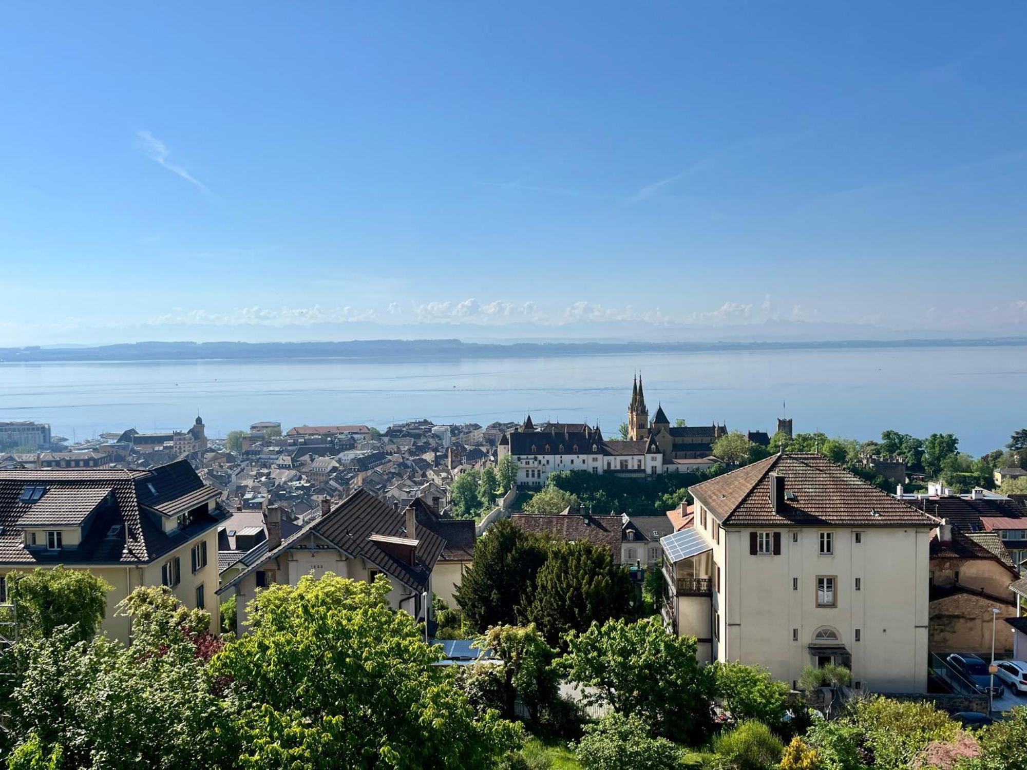 Appartement Atypique Avec Vue Neuchâtel Kültér fotó